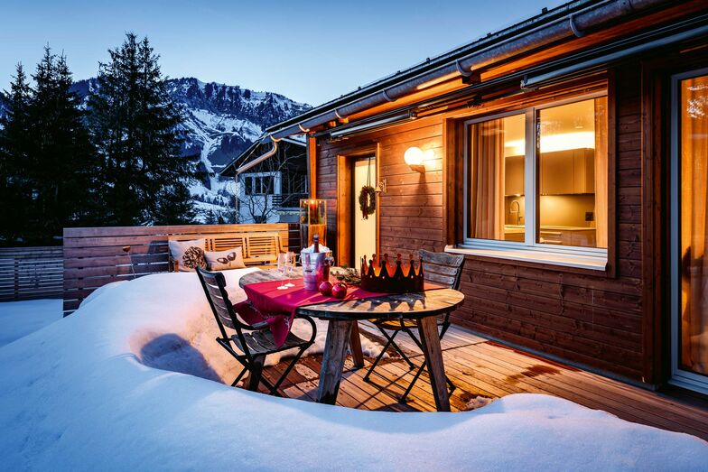 Im Chalet bewirtet die Eigentümerin gerne Gäste in kleiner Runde.