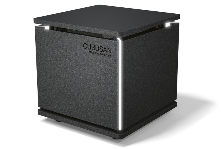 «Cubusan» beseitigt mit kaltem Plasma bis zu 99,99 % aller Bakterien, Pilzsporen und Viren. Der gerade mal 19 x 19 x 19 cm grosse Würfel kann bis zu 120 m³ Luft reinigen. Wintersteiger.